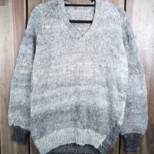 Mohair Vintage '60s '70s Gray Powder Snow V-neck Pullover Knit Sweater Large